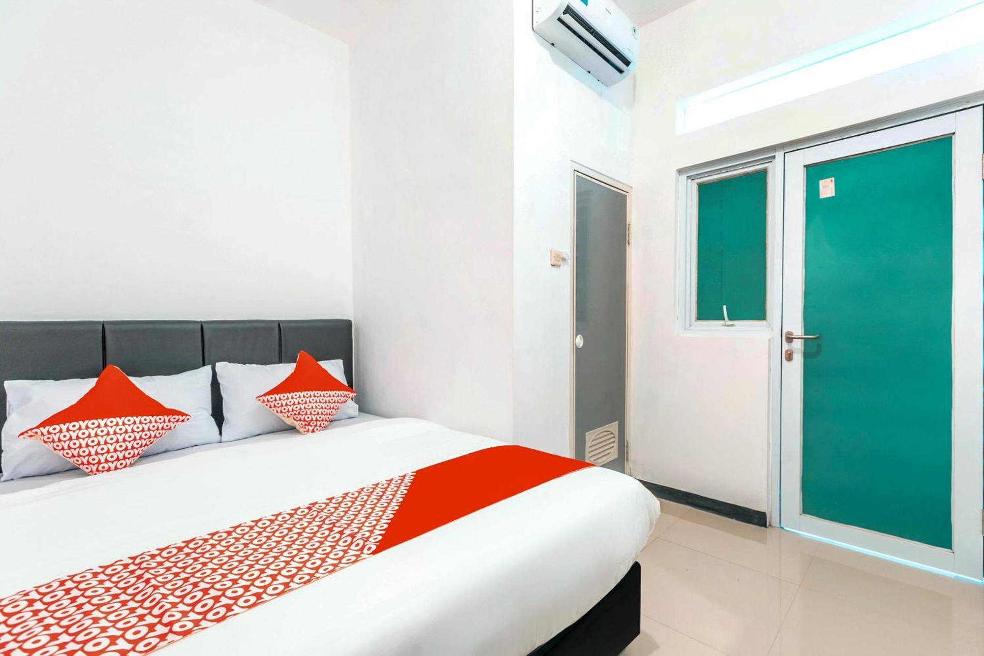Super Oyo 2223 J&B Room Utan Kayu Джакарта Екстер'єр фото