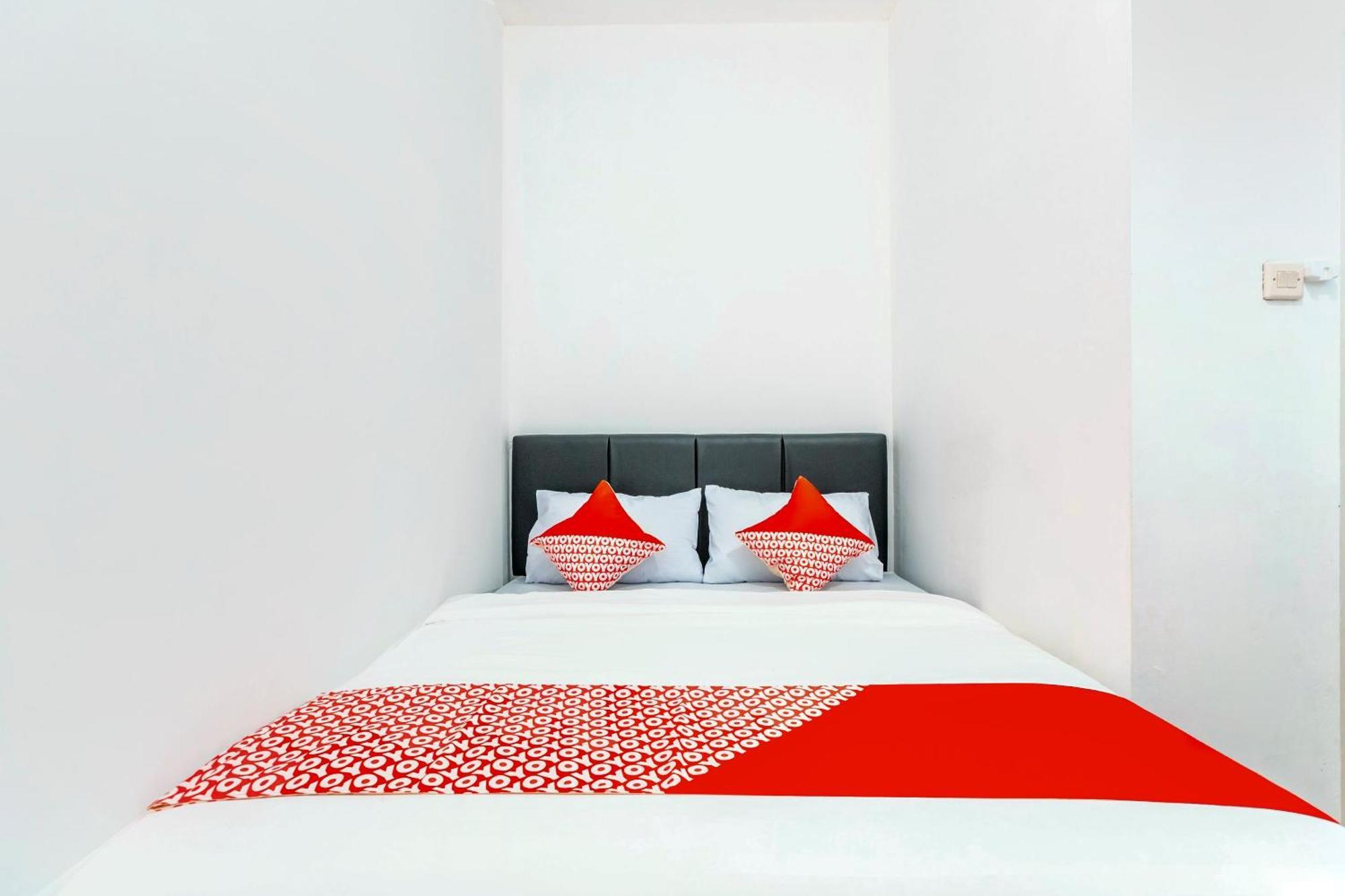 Super Oyo 2223 J&B Room Utan Kayu Джакарта Екстер'єр фото