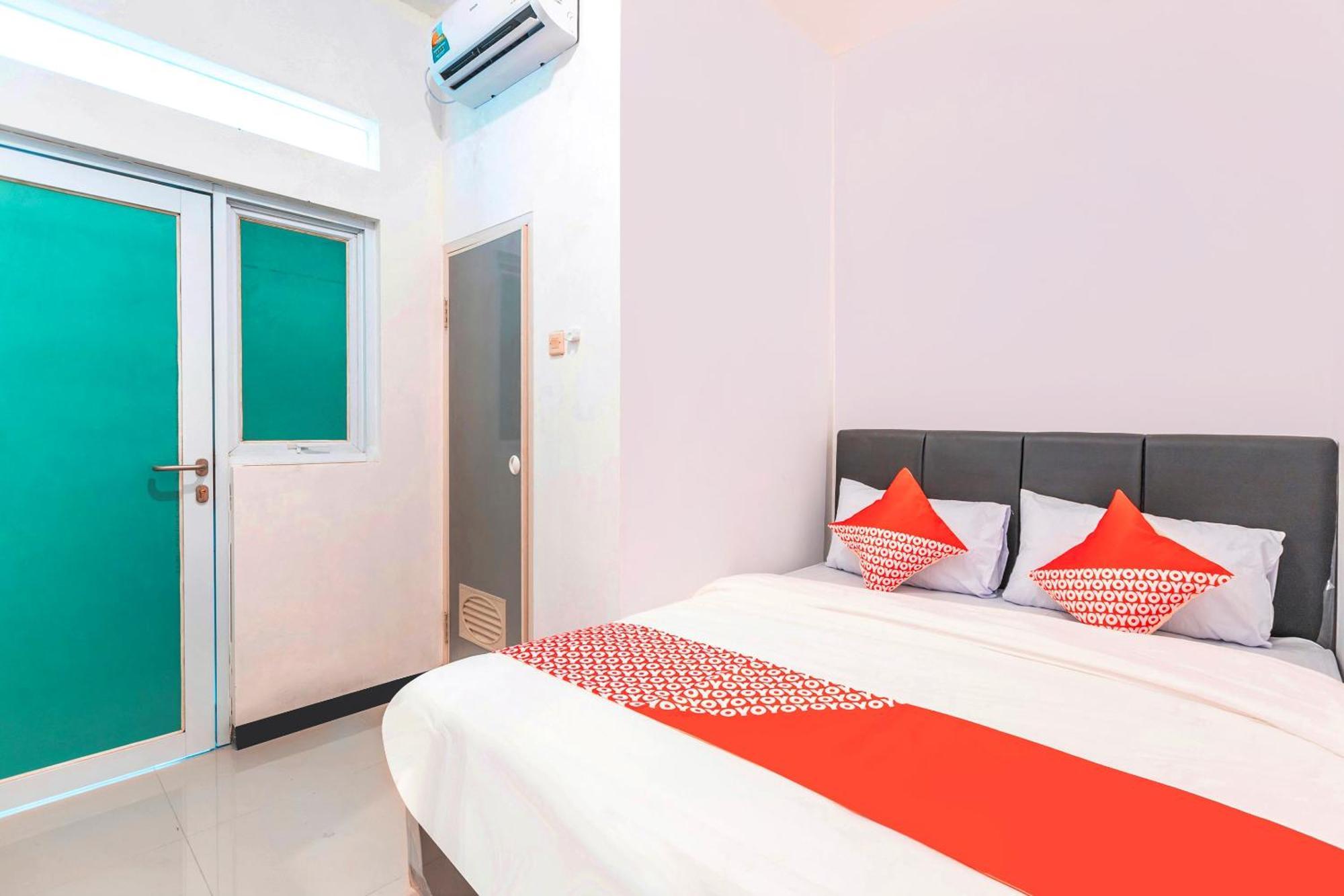 Super Oyo 2223 J&B Room Utan Kayu Джакарта Екстер'єр фото
