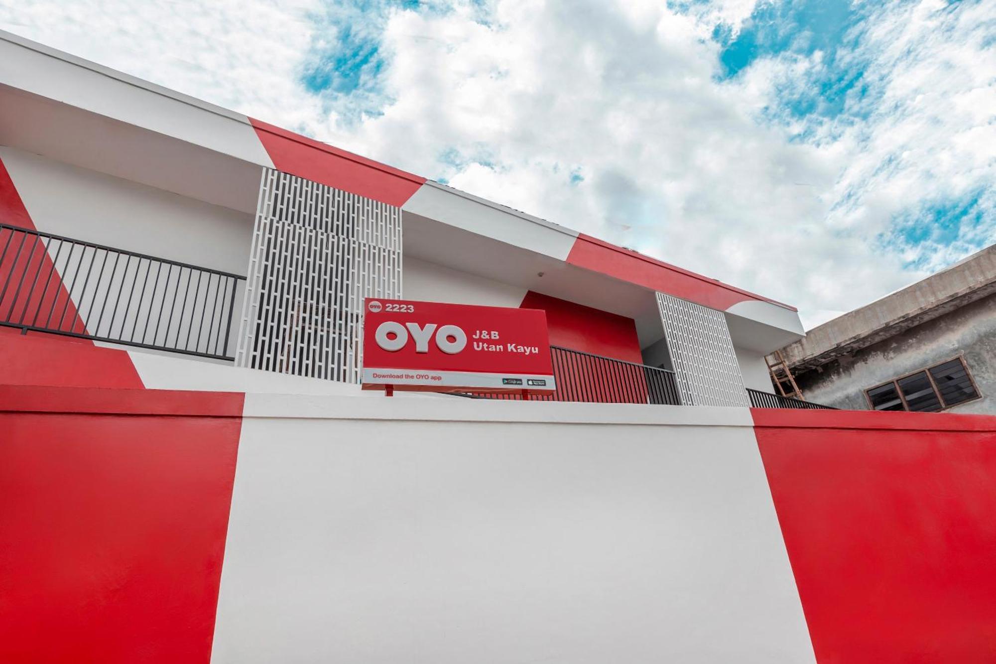Super Oyo 2223 J&B Room Utan Kayu Джакарта Екстер'єр фото