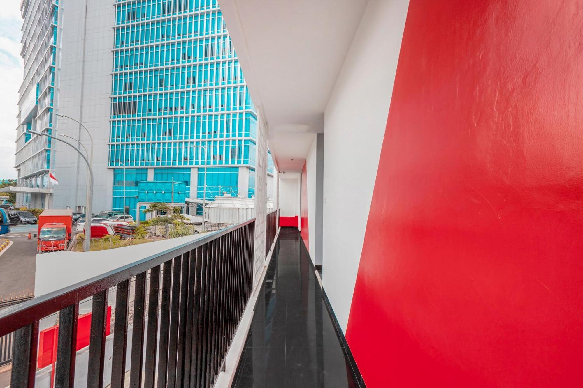 Super Oyo 2223 J&B Room Utan Kayu Джакарта Екстер'єр фото